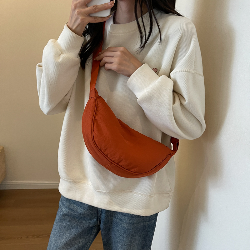 Women's All Seasons Cloth Solid Color Classic Style Streetwear Sewing Thread Dumpling Shape Zipper Shoulder Bag display picture 8