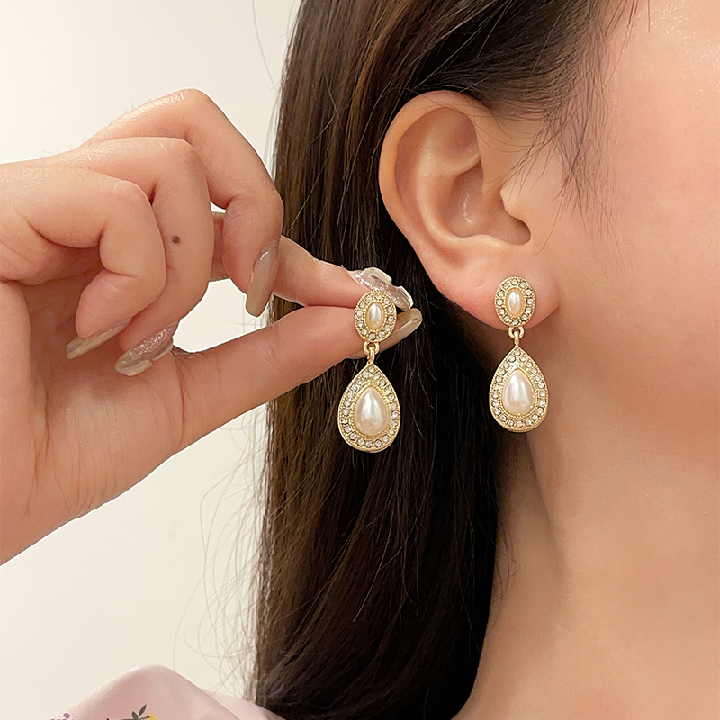 1 Pair Ig Style Simple Style Water Droplets Plating Inlay Alloy Acrylic Rhinestones Pearl Gold Plated Drop Earrings Ear Cuffs display picture 2
