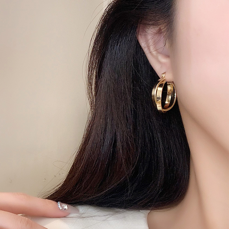 1 Pair Simple Style Circle Solid Color Plating Alloy Gold Plated Earrings display picture 6