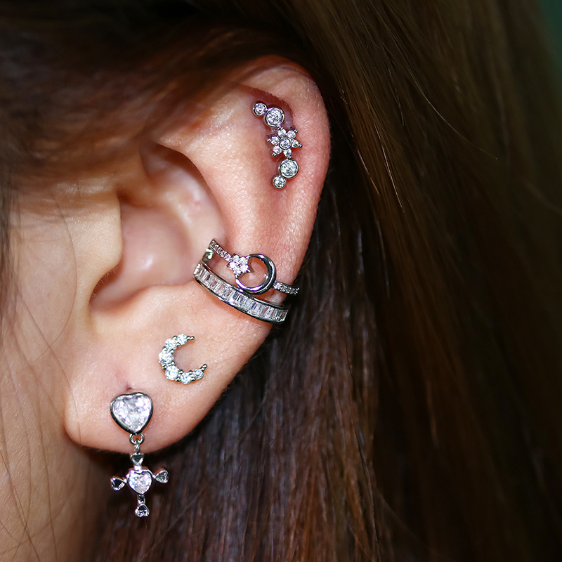 1 Piece Ear Cartilage Rings & Studs Sweet Moon Heart Shape Flower Copper Plating Inlay Zircon display picture 1