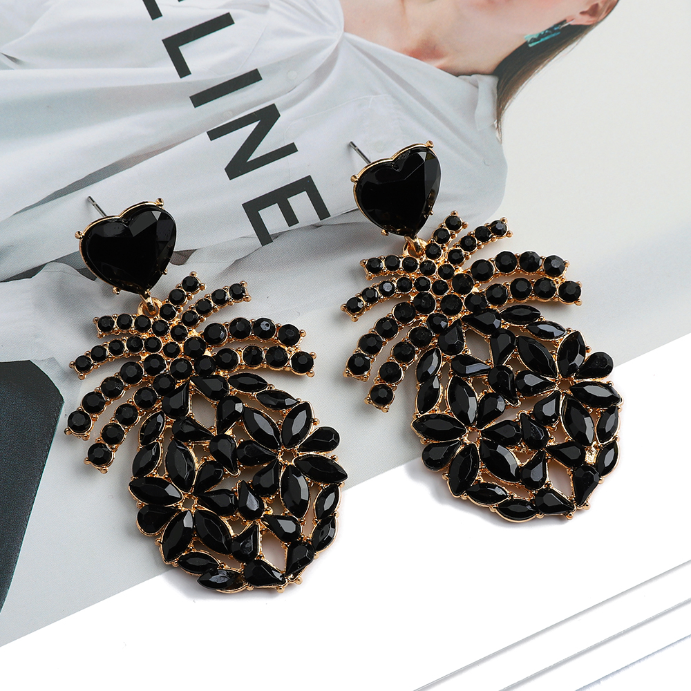 1 Pair Elegant Retro Luxurious Heart Shape Pineapple Hollow Out Inlay Zinc Alloy Rhinestones Dangling Earrings display picture 3
