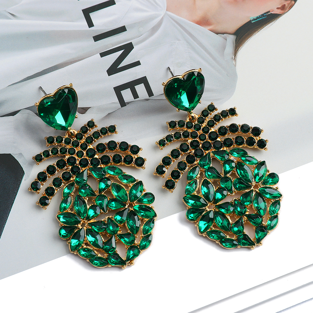 1 Pair Elegant Retro Luxurious Heart Shape Pineapple Hollow Out Inlay Zinc Alloy Rhinestones Dangling Earrings display picture 5