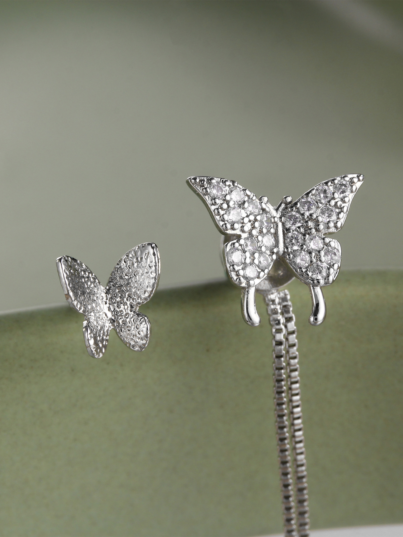 1 Set Simple Style Butterfly Plating Inlay Copper Zircon Silver Plated Ear Cuffs display picture 4