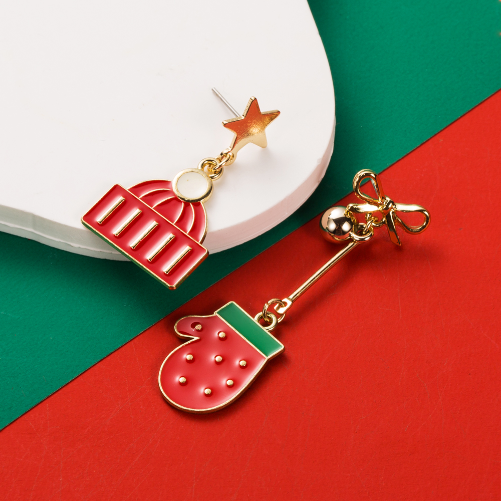 1 Pair Christmas Streetwear Christmas Tree Snowman Snowflake Enamel Alloy Gold Plated Drop Earrings display picture 3