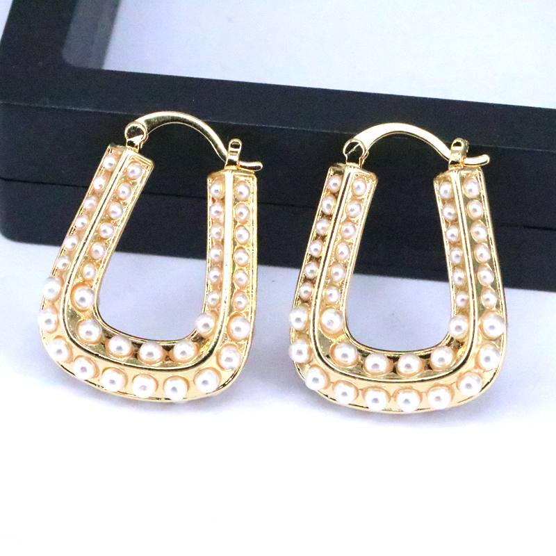 1 Pair Elegant Luxurious Geometric Plating Copper Pearl 18k Gold Plated Earrings display picture 4