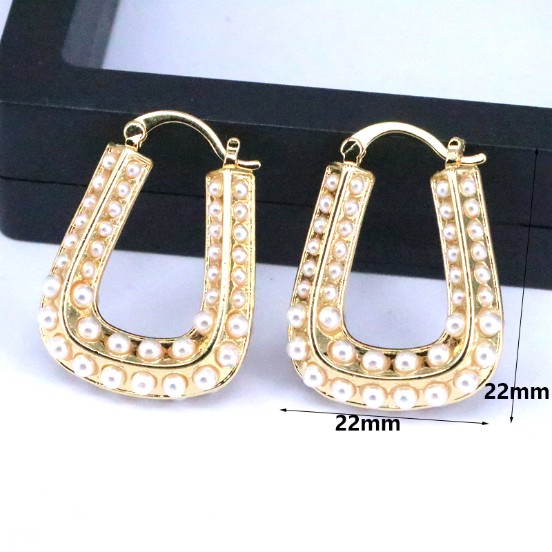 1 Paar Elegant Luxuriös Geometrisch Überzug Kupfer Perle 18 Karat Vergoldet Ohrringe display picture 2