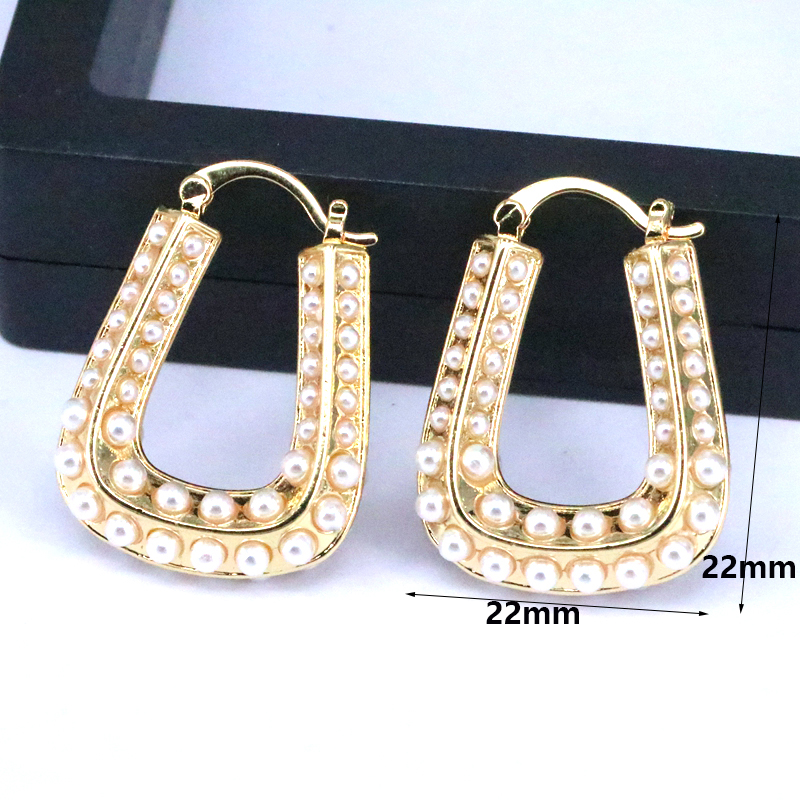 1 Pair Elegant Luxurious Geometric Plating Copper Pearl 18k Gold Plated Earrings display picture 2