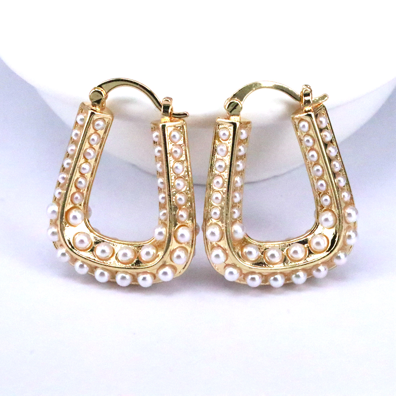 1 Pair Elegant Luxurious Geometric Plating Copper Pearl 18k Gold Plated Earrings display picture 1