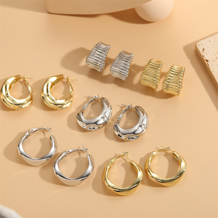 1 Paire Style Simple Couleur Unie Polissage Placage Le Cuivre Plaqué Or 14k Or Blanc Plaqué Boucles D'oreilles display picture 7