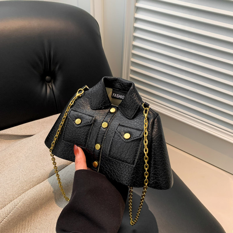 Women's Pu Leather Cartoon Streetwear Sewing Thread Metal Button Square Zipper Crossbody Bag display picture 8