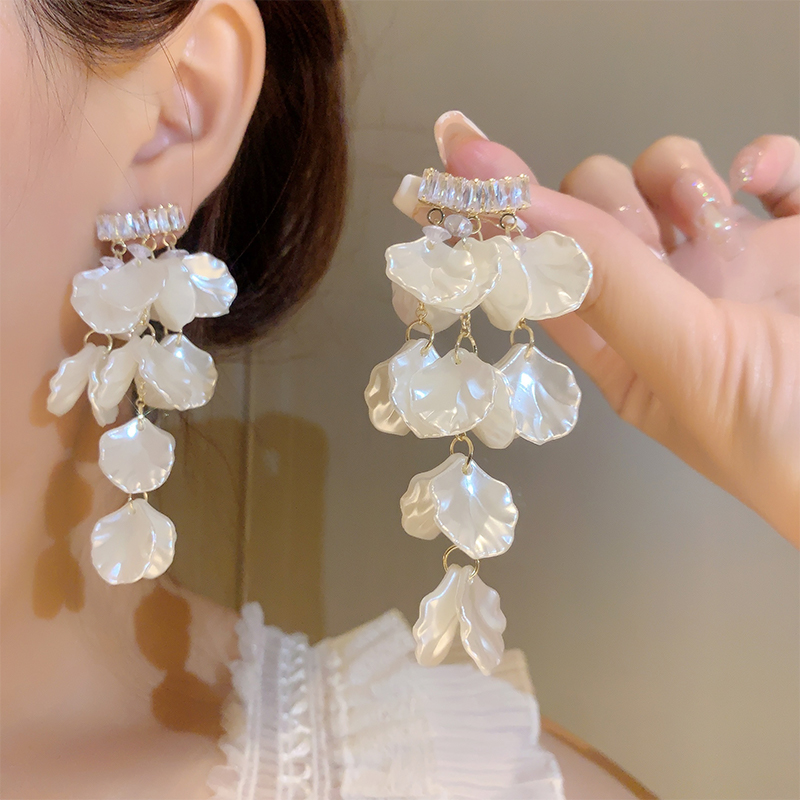 1 Pair Elegant Solid Color Tassel Arylic Alloy Drop Earrings display picture 2