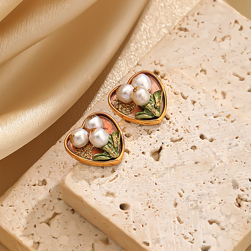 1 Pair Casual Simple Style Flower Plating Inlay Copper Freshwater Pearl 18k Gold Plated Ear Studs display picture 4