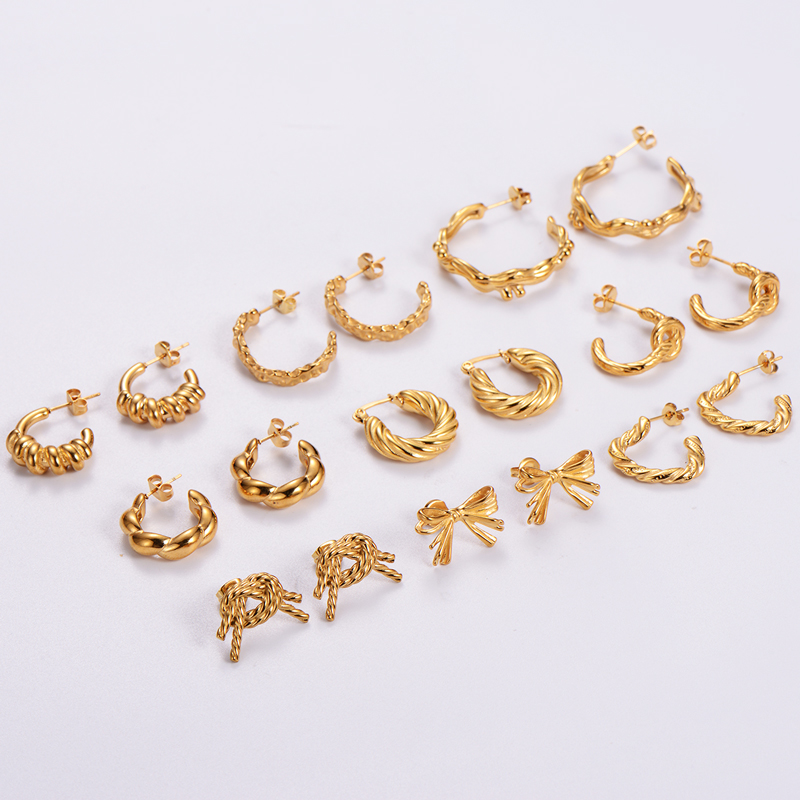 1 Pair Vintage Style C Shape Bow Knot Plating Stainless Steel 18K Gold Plated Ear Studs display picture 1