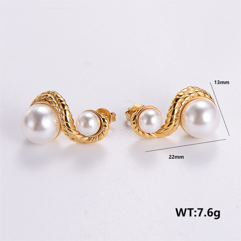 1 Pair Simple Style Solid Color Plating 304 Stainless Steel Pearl 18K Gold Plated Ear Studs display picture 5