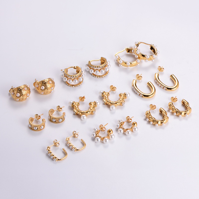 1 Pair Vintage Style C Shape Solid Color Plating 304 Stainless Steel 24K Gold Plated Ear Studs display picture 1