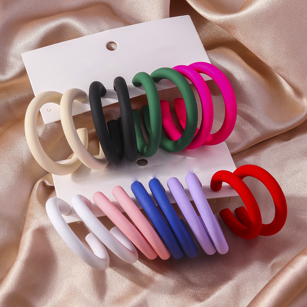 Wholesale Jewelry Simple Style Solid Color Plastic Ear Studs display picture 4
