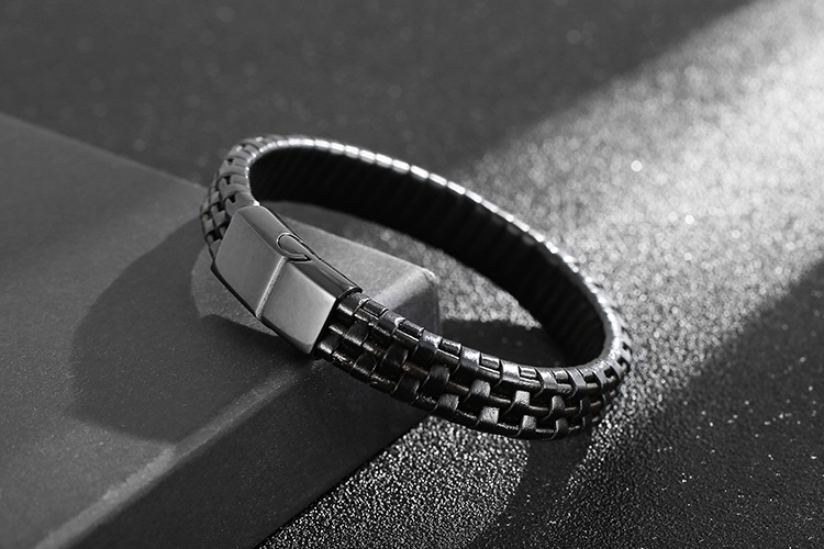Hip-Hop Retro Solid Color Pu Leather Braid Men's Bangle display picture 2