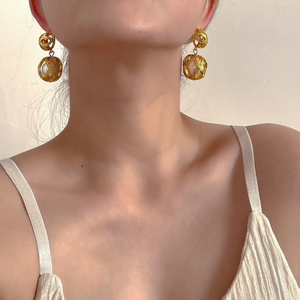 1 Piece Vintage Style Ethnic Style Solid Color Plating Inlay Copper Artificial Pearls 18k Gold Plated Drop Earrings display picture 2