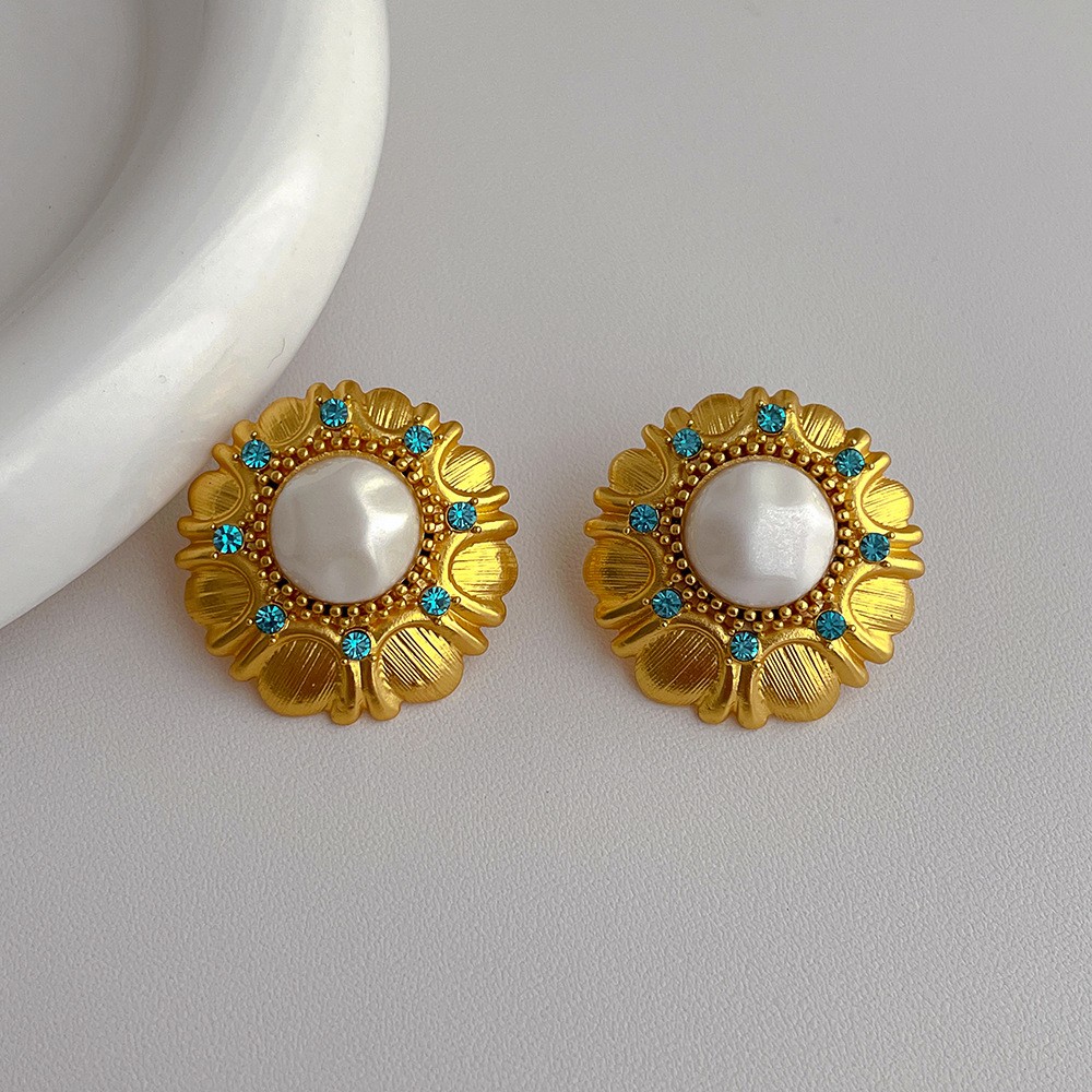 1 Piece Vintage Style Color Block Plating Inlay Copper Artificial Gemstones Artificial Pearls 18k Gold Plated Ear Studs display picture 6