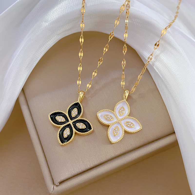 Simple Style Streetwear Commute Four Leaf Clover Titanium Steel Copper Inlay Artificial Gemstones Pendant Necklace display picture 3