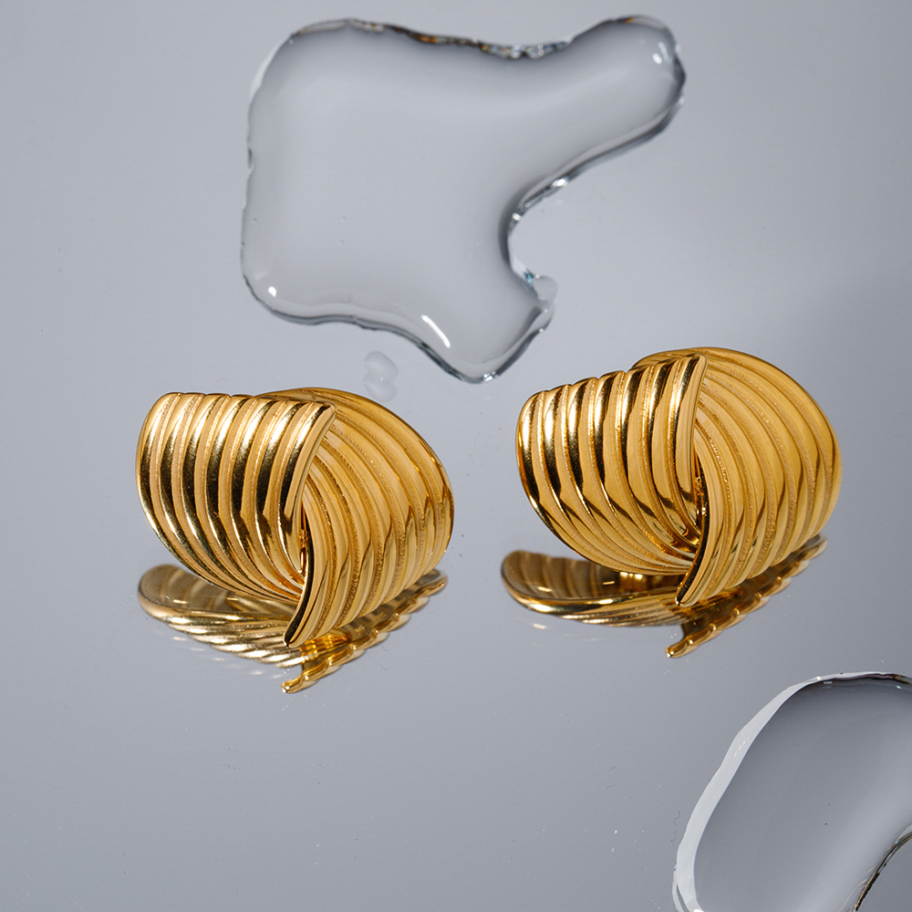 1 Pair Vintage Style Stripe Plating Stainless Steel 18k Gold Plated Ear Studs display picture 1