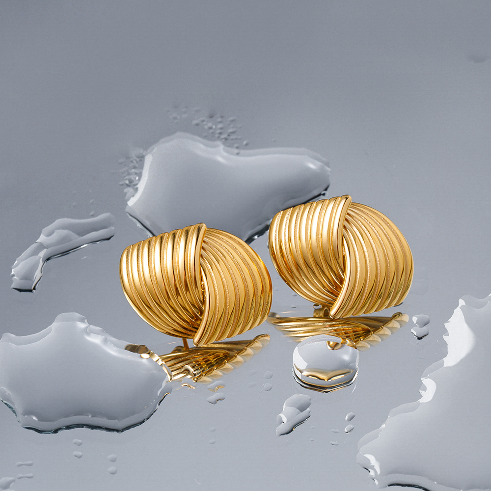 1 Pair Vintage Style Stripe Plating Stainless Steel 18k Gold Plated Ear Studs display picture 2