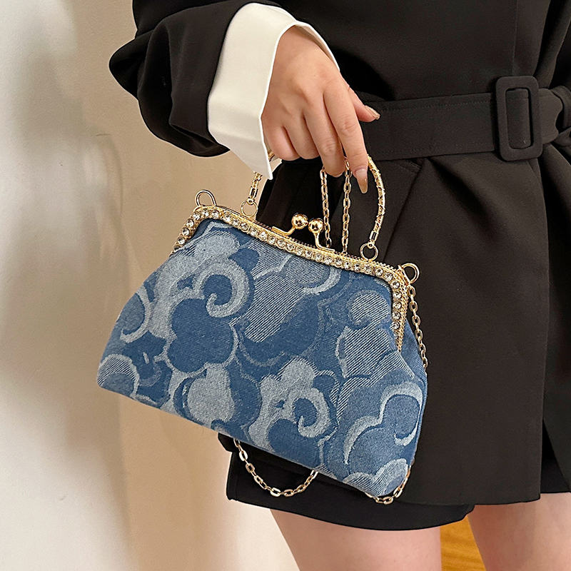 Women's Denim Flower Classic Style Sewing Thread Shell Clasp Frame Handbag display picture 11