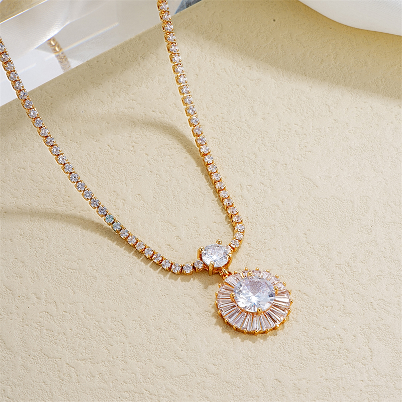 Copper IG Style Elegant Plating Inlay Round Zircon Pendant Necklace display picture 3