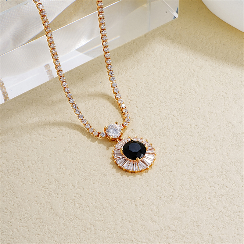 Copper IG Style Elegant Plating Inlay Round Zircon Pendant Necklace display picture 2