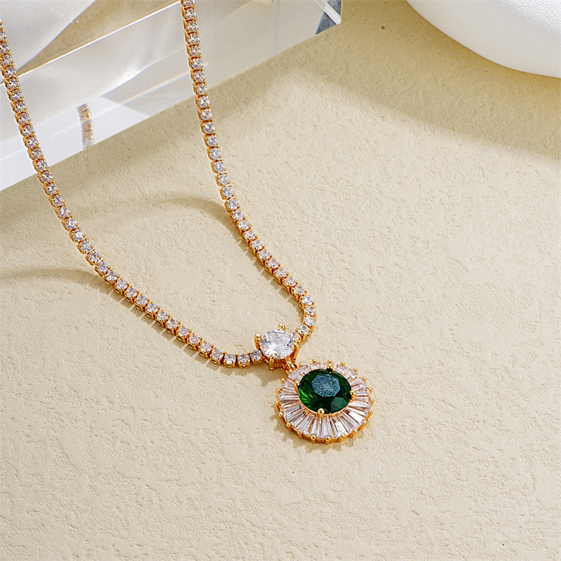 Copper IG Style Elegant Plating Inlay Round Zircon Pendant Necklace display picture 4