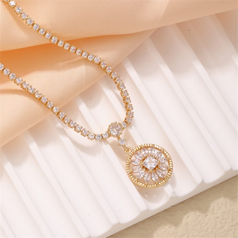 Copper IG Style Elegant Plating Inlay Round Zircon Pendant Necklace display picture 12