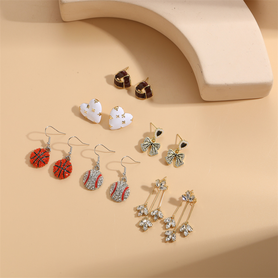 1 Pair Elegant Classic Style Heart Shape Flower Bow Knot Enamel Plating Inlay Alloy Rhinestones Drop Earrings display picture 4