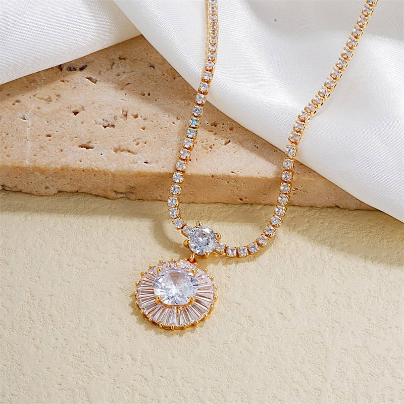 Copper IG Style Elegant Plating Inlay Round Zircon Pendant Necklace display picture 10