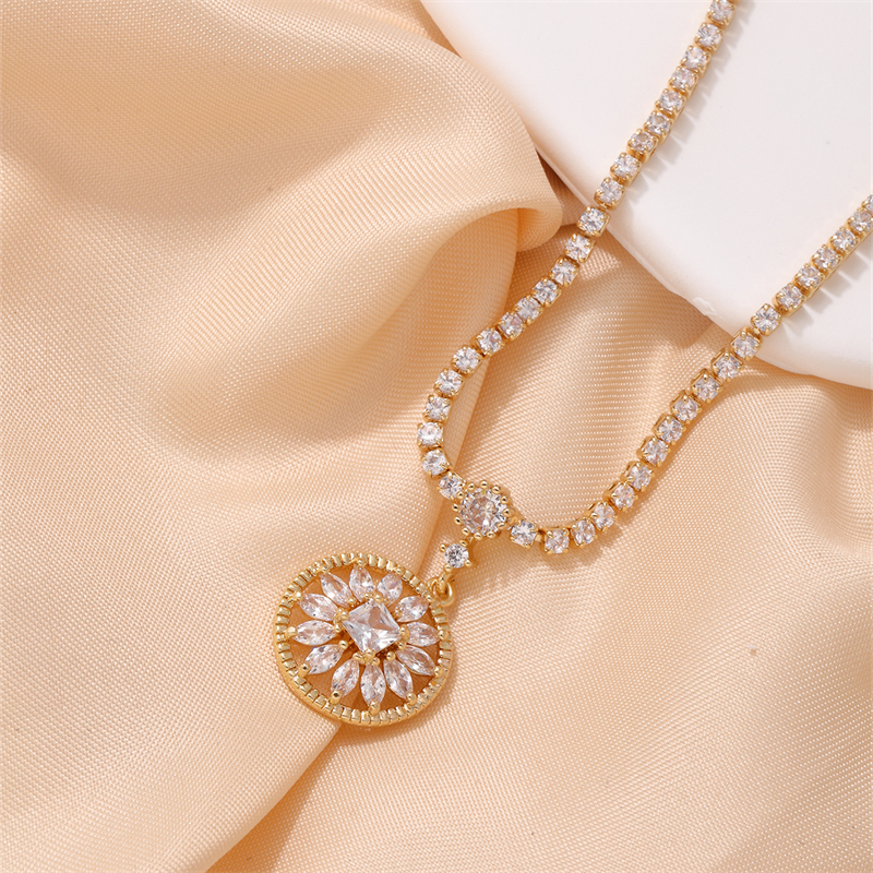 Copper IG Style Elegant Plating Inlay Round Zircon Pendant Necklace display picture 17