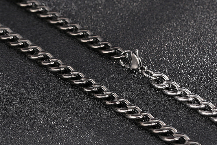 Retro Solid Color Titanium Steel Chain Men's Necklace display picture 2