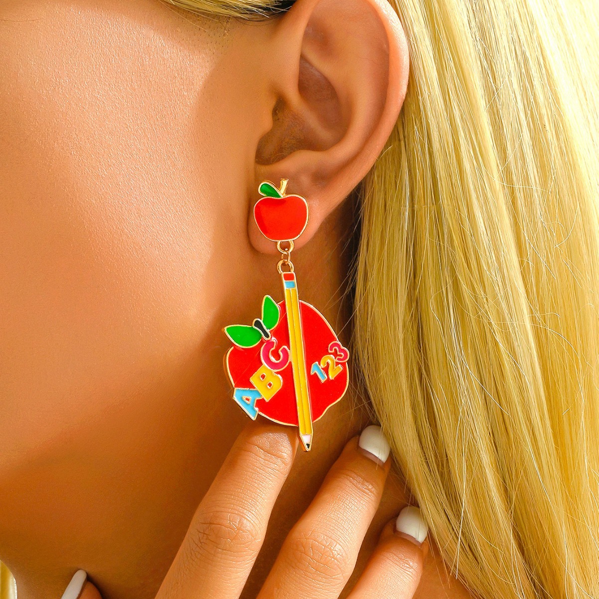 1 Pair Cute Classic Style Fruit Plating Alloy Drop Earrings display picture 2
