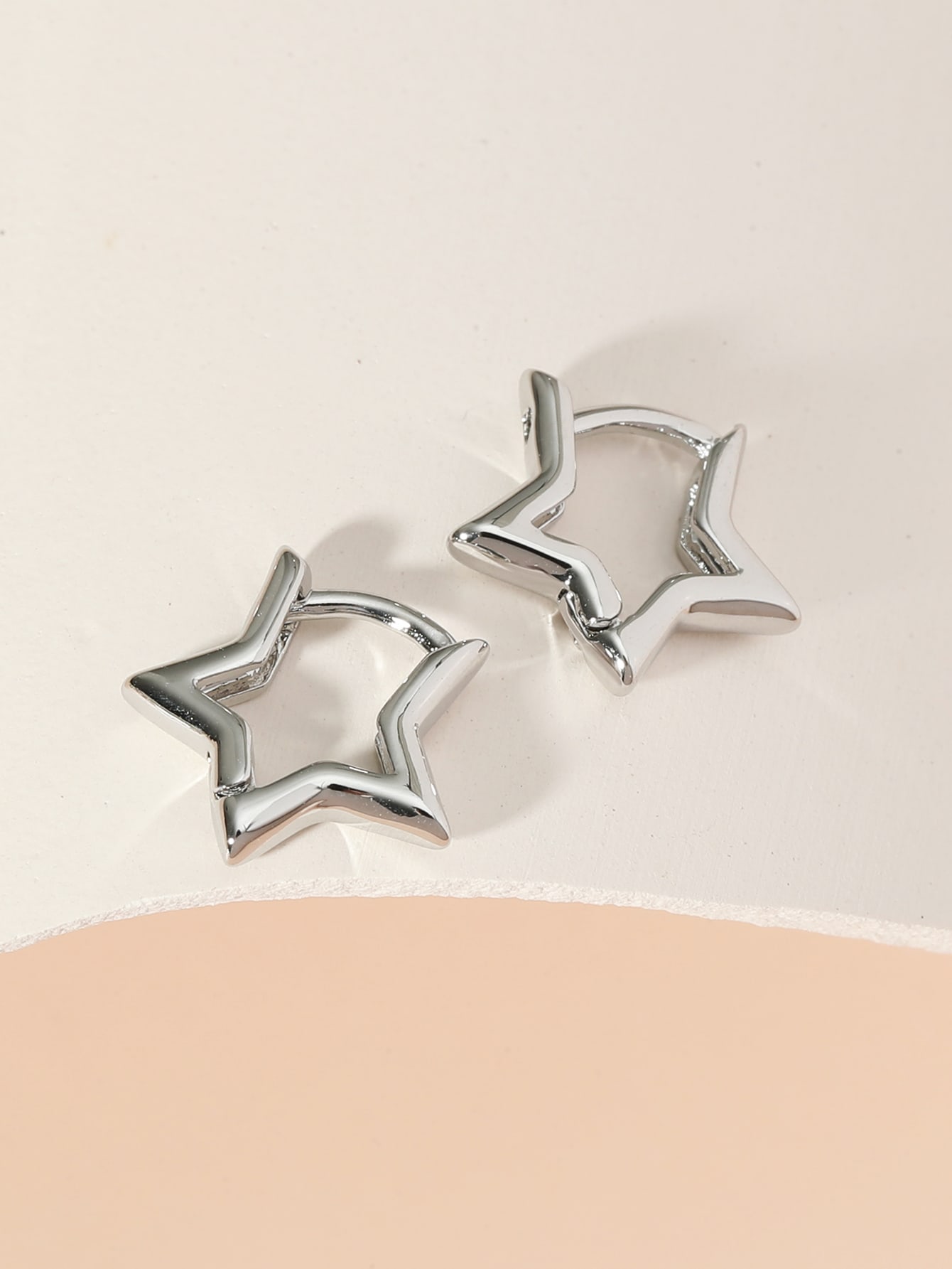 1 Pair Simple Style Commute Pentagram Copper Ear Studs display picture 2