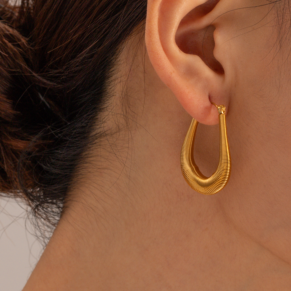 1 Pair IG Style Simple Style U Shape 304 Stainless Steel 18K Gold Plated Earrings display picture 7