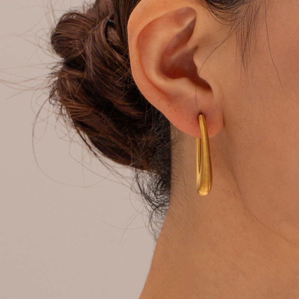 1 Pair IG Style Simple Style U Shape 304 Stainless Steel 18K Gold Plated Earrings display picture 5