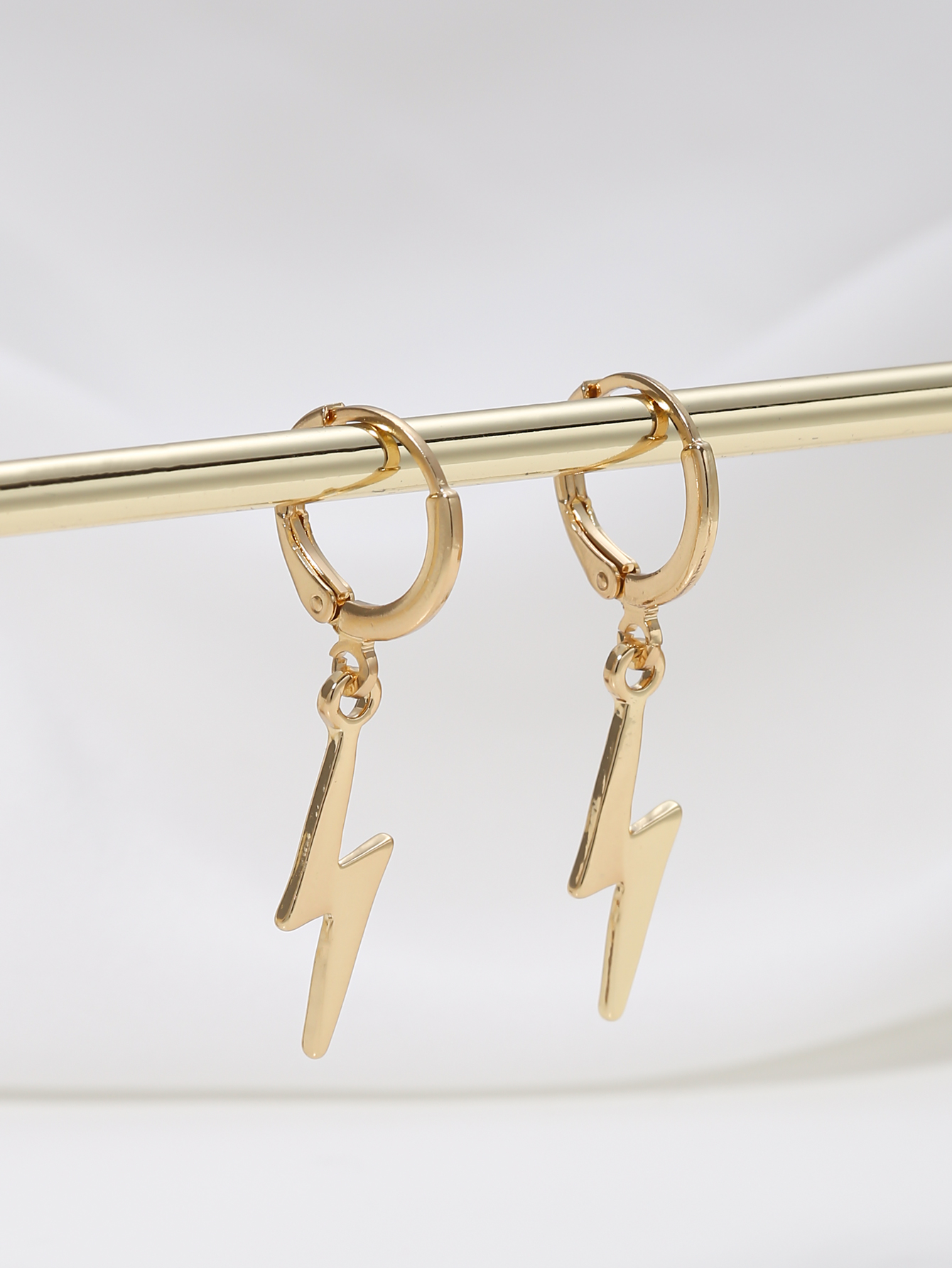 1 Pair Elegant Lady Lightning Zinc Alloy White Gold Plated Drop Earrings display picture 3