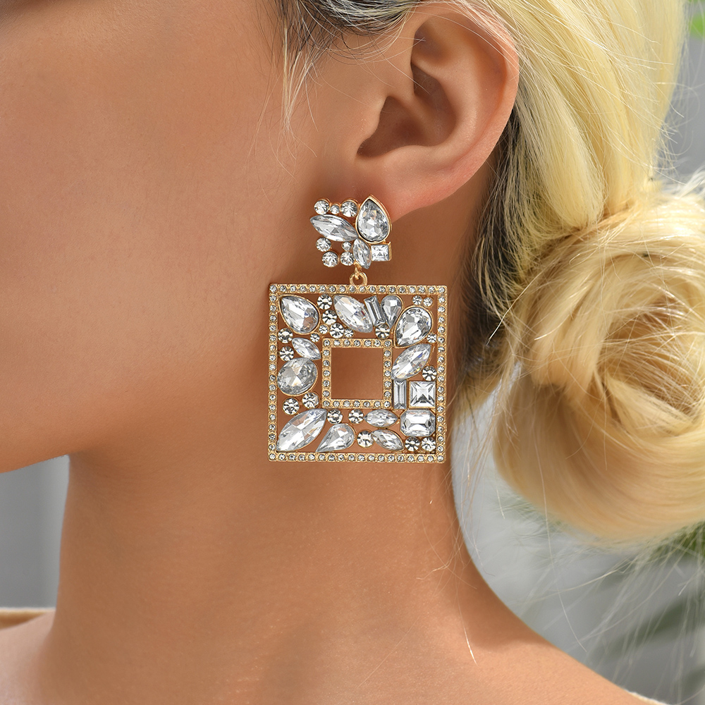 1 Pair Luxurious Shiny Square Plating Hollow Out Inlay Zinc Alloy Glass Dangling Earrings display picture 11