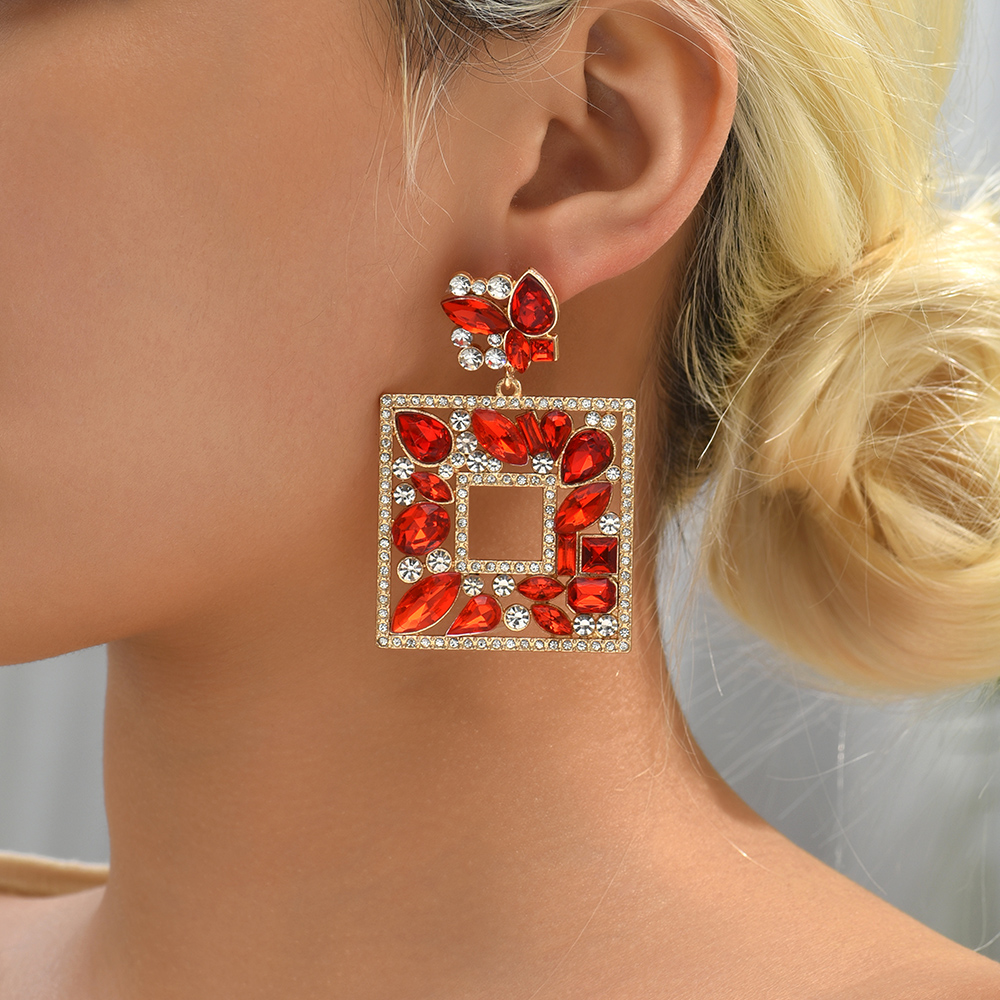 1 Paar Luxuriös Glänzend Quadrat Überzug Aushöhlen Inlay Zinklegierung Glas Hängende Ohrringe display picture 7