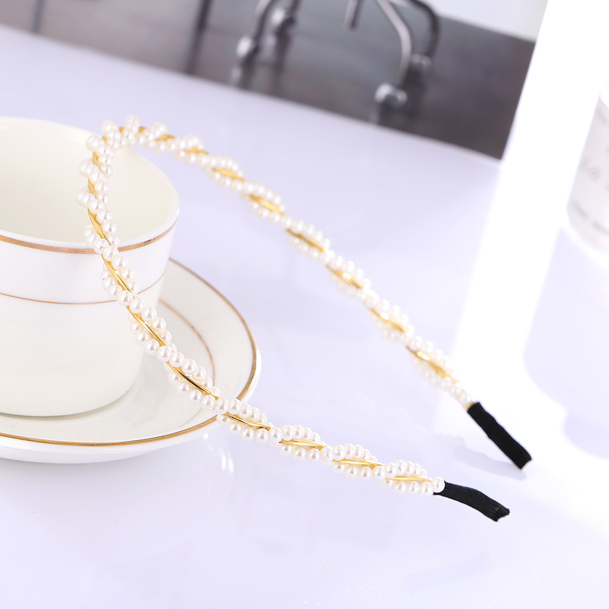 Sweet Solid Color Imitation Pearl Alloy Plating Hair Band display picture 5