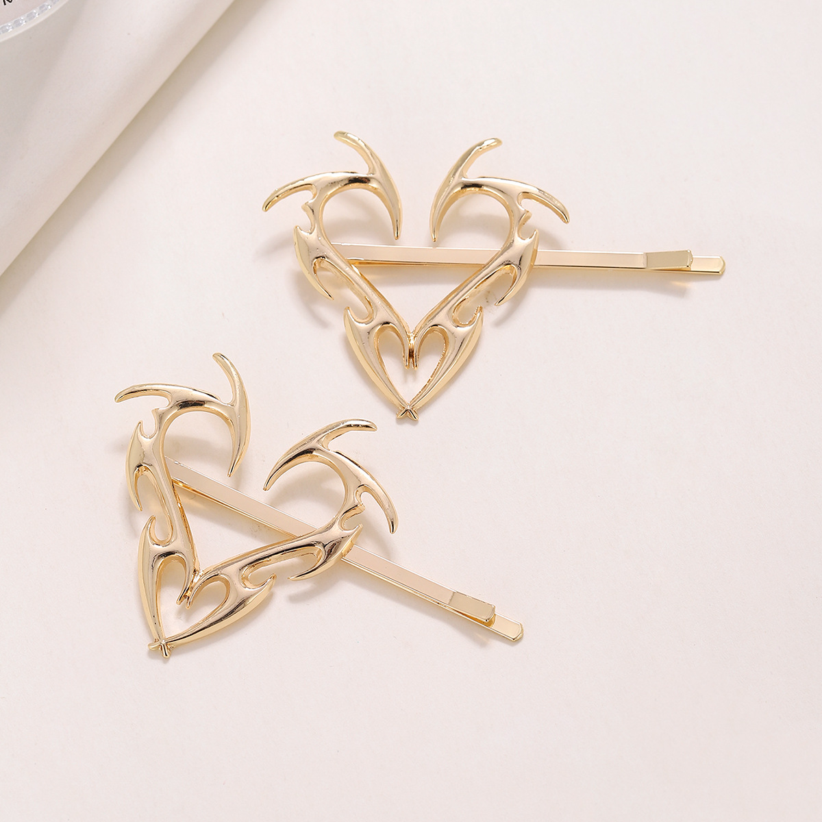 Sweet Heart Shape Alloy Plating Hair Clip display picture 3