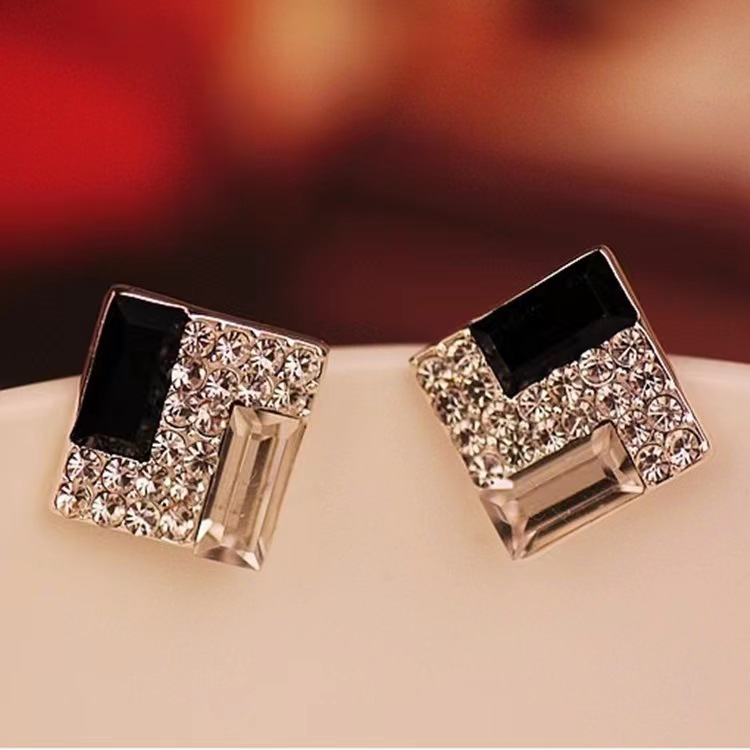 1 Pair Ig Style Shiny Geometric Plating Inlay Alloy Rhinestones Ear Studs display picture 1