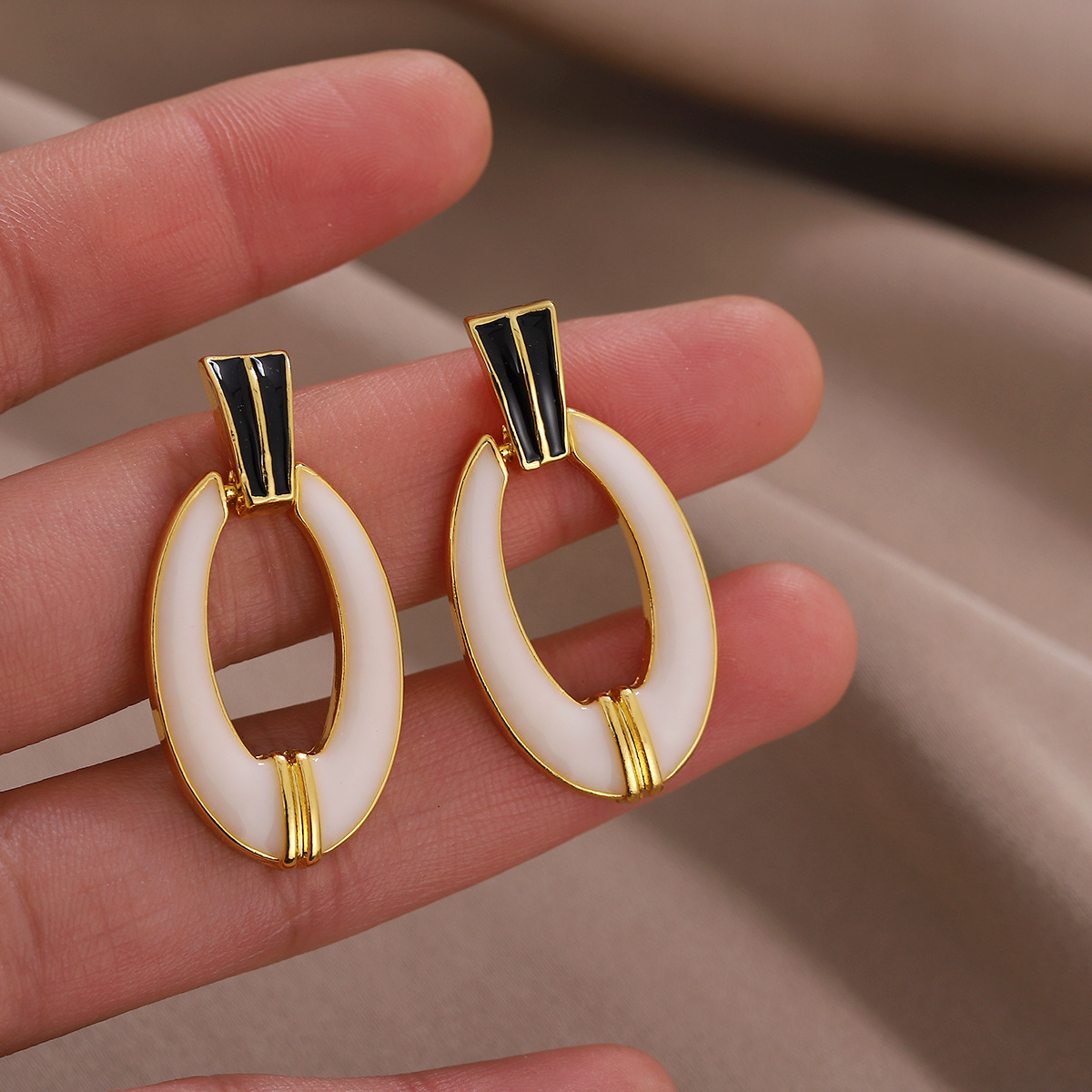 1 Pair Elegant Lady Geometric Plating Alloy Drop Earrings display picture 3