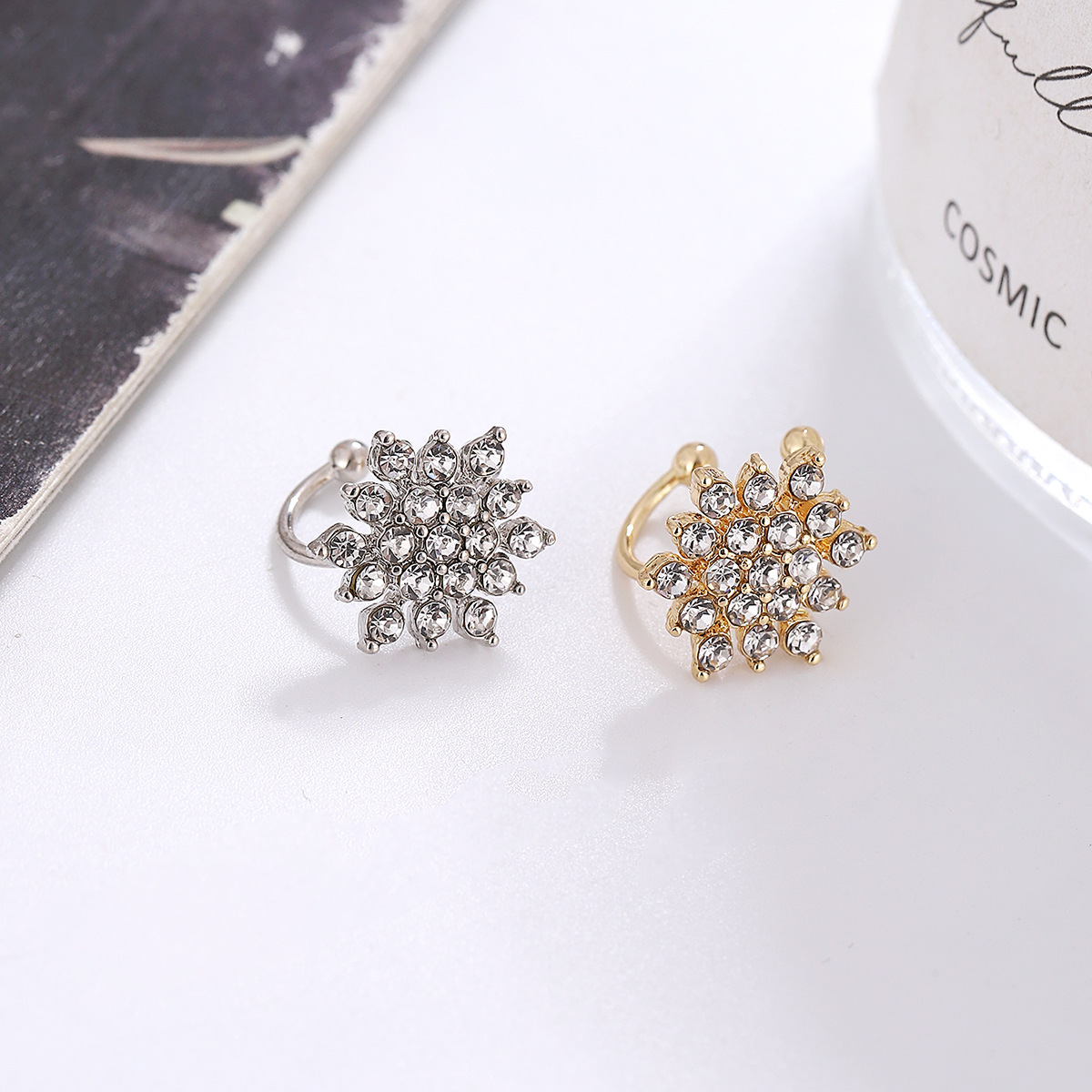 Wholesale Jewelry Simple Style Commute Geometric Metal Rhinestones Inlay Ear Cuffs display picture 2
