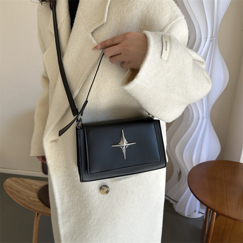 Women's Pu Leather Star Streetwear Square Magnetic Buckle Shoulder Bag Crossbody Bag display picture 7