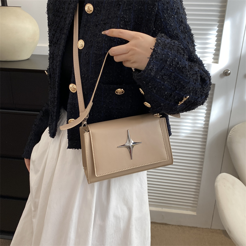 Women's Pu Leather Star Streetwear Square Magnetic Buckle Shoulder Bag Crossbody Bag display picture 6
