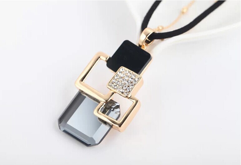 Elegant Lady Geometric Alloy Plating Inlay Artificial Gemstones Women's Sweater Chain display picture 2